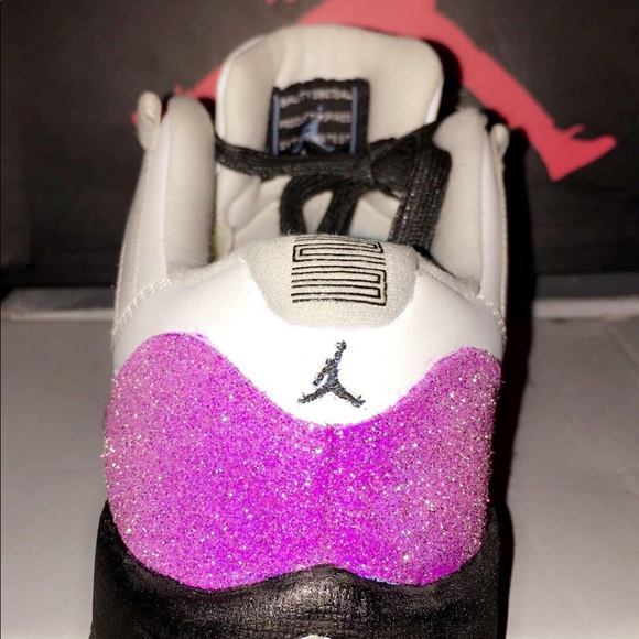 Custom glitterbombed iced out jordans - Picture 3 of 8